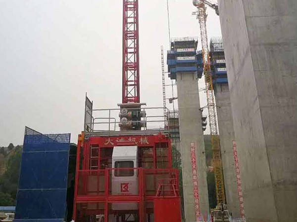 中鐵十九局集團使用大誠機械施工電梯、物料提升機案例